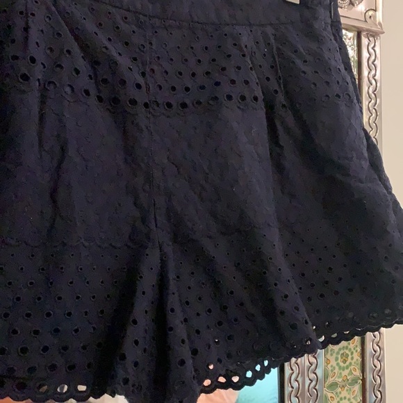 J Crew Navy Eyelet Shorts size 6 - Picture 4 of 6